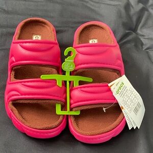 CROCS Classic Cozy Pink Sandals